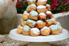 La pièce montée de choux à la crème…