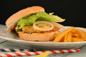 Le Chicken Bacon Oignons burger…