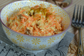 Le coleslaw léger aux épices colombo